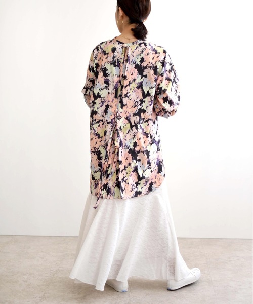 LHELBIE(レルビエ)の「ペイントプリントバックリボンシャツ(シャツ/ブラウス・レディース・ピンク/ブルー/ライトグリーン系・M)」の21枚目の写真