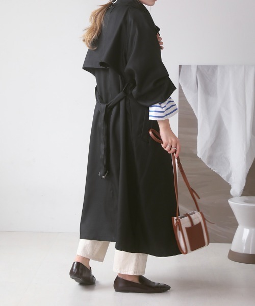 Bab（バブ）の「ステンカラーボリュームスリーブトレンチコート（トレンチコート・レディース・ブラック/ベージュ・M）」の2枚目の写真