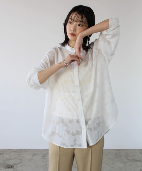 GeeRA(ジーラ)の「バンドカラージャカードシャツ(シャツ/ブラウス・レディース・ブラック/オフホワイト・MEDIUM)」の2枚目の写真