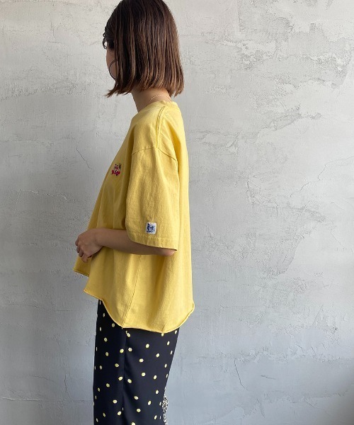 The Endless Summer（エンドレスサマー）の「[THE ENDLESS SUMMER/エンドレスサマー] 別注 ワンポイントBUHI刺繍 カットオフTシャツ（Tシャツ/カットソー・レディース・ブラック/サックスブルー/イエロー/ホワイト・S）」の21枚目の写真