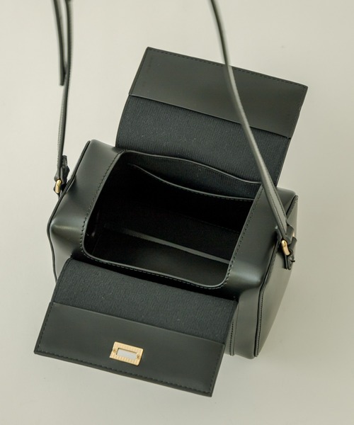 loti(ロティ)の「WEB限定 loti ボックスボストンショルダーBAG(ショルダーバッグ・レディース・ブラック/ブラウン・ONE SIZE)」の14枚目の写真