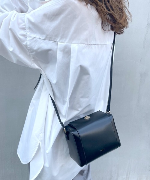loti(ロティ)の「WEB限定 loti ボックスボストンショルダーBAG(ショルダーバッグ・レディース・ブラック/ブラウン・ONE SIZE)」の22枚目の写真
