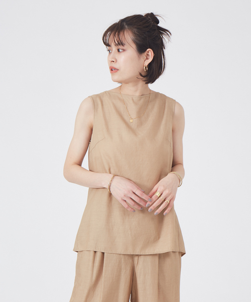 Rouge vif(ルージュヴィフ)の「【セットアップ対応】バックポイントブラウス(シャツ/ブラウス・レディース・ベージュ/ブルー/チャコールグレー・フリー)」の1枚目の写真