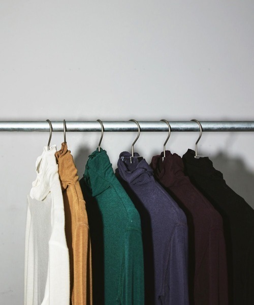 TODAYFUL（トゥデイフル）の「TODAYFUL(トゥデイフル) "Soft Turtleneck Tops"ソフトタートルネックトップス/12220606（Tシャツ/カットソー・レディース・キナリ/マスタード/バーガンディー/グリーン/ブラック・ONE SIZE）」の11枚目の写真