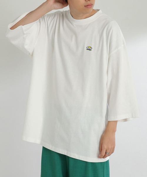 SENSE OF PLACE by URBAN RESEARCH(センスオブプレイスバイアーバンリサーチ)の「『別注』『ユニセックス』ddp×SENSE OF PLACE エクストラルーズTシャツ A(Tシャツ/カットソー・メンズ・ホワイト/ブラック・MEDIUM/LARGE)」の1枚目の写真