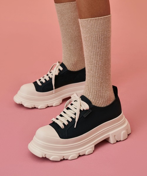 スニーカー 23.5 厚底CHARLES & KEITH チャールズ&キース CHARLES & KEITH（チャールズ & キース）の「チャンキーソール