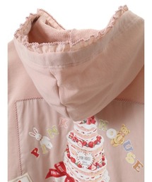 ピンクハウス　アニバーサリーケーキプリントゼッケン付きパーカー　4　ベージュ PINK HOUSE（ピンクハウス）の「アニバーサリーケーキプリント