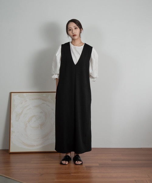 Amiur(エミレ)の「deep v cut long vest(ワンピース・レディース・ブラック/グレー/アイボリー・FREE)」の8枚目の写真