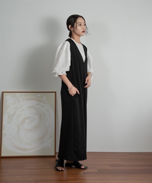 Amiur(エミレ)の「deep v cut long vest(ワンピース・レディース・ブラック/グレー/アイボリー・FREE)」の9枚目の写真