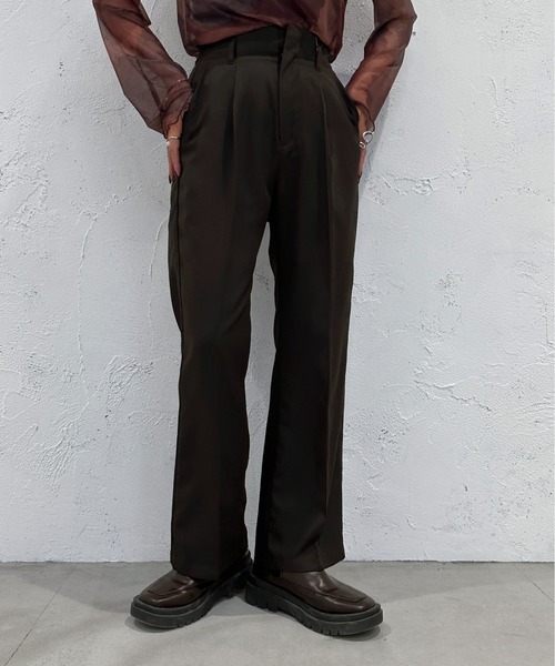 apres jour mignon（アプレジュールミニョン）の「シュエットフレアパンツ【ZOZOTOWN限定アイテム】（その他パンツ・レディース・ブラック/ボルドー/ダークブルー/チャコールグレー/マスタード/アイボリー/イエロー/ピンク系その他/ダークブラウン/ピンク/グリーン系その他/オレンジ・MEDIUM/SMALL/X-LARGE）」の4枚目の写真