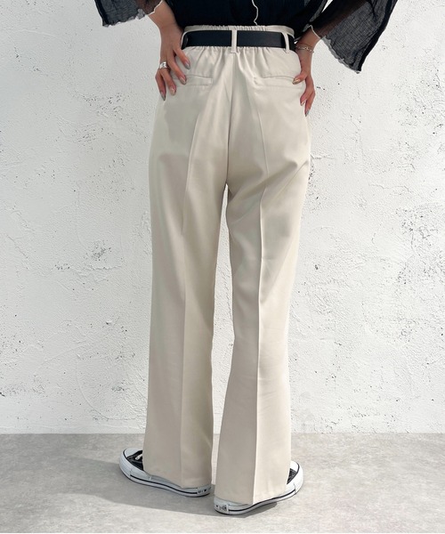 apres jour mignon（アプレジュールミニョン）の「シュエットフレアパンツ【ZOZOTOWN限定アイテム】（その他パンツ・レディース・ブラック/ボルドー/ダークブルー/チャコールグレー/マスタード/アイボリー/イエロー/ピンク系その他/ダークブラウン/ピンク/グリーン系その他/オレンジ・MEDIUM/SMALL/X-LARGE）」の14枚目の写真