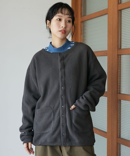 CRAFT STANDARD BOUTIQUE（クラフトスタンダードブティック）の「フリースカーディガン（カーディガン/ボレロ・メンズ・ダークブラウン/カーキ/グレイッシュベージュ/チャコールグレー・M/L）」の2枚目の写真