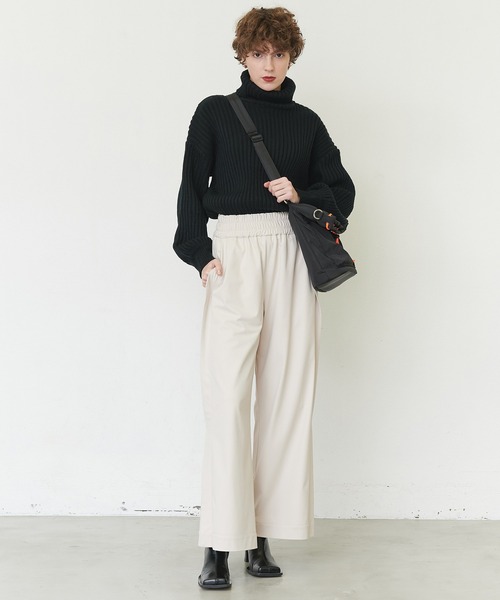 casane（カサネ）の「リブルーズタートルニット（ニット/セーター・レディース・ブラック/ホワイト・FREE）」の4枚目の写真