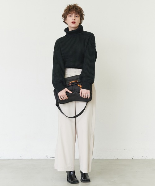 casane（カサネ）の「リブルーズタートルニット（ニット/セーター・レディース・ブラック/ホワイト・FREE）」の6枚目の写真