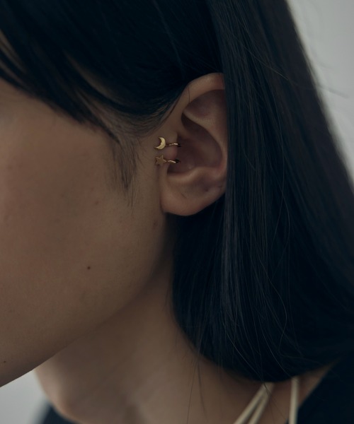 and cloud（アンドクラウド）の「Moon / Star Set Tragus Cuff（イヤーカフ・レディース・シルバー/ブラック/イエローゴールド・FREE）」の17枚目の写真