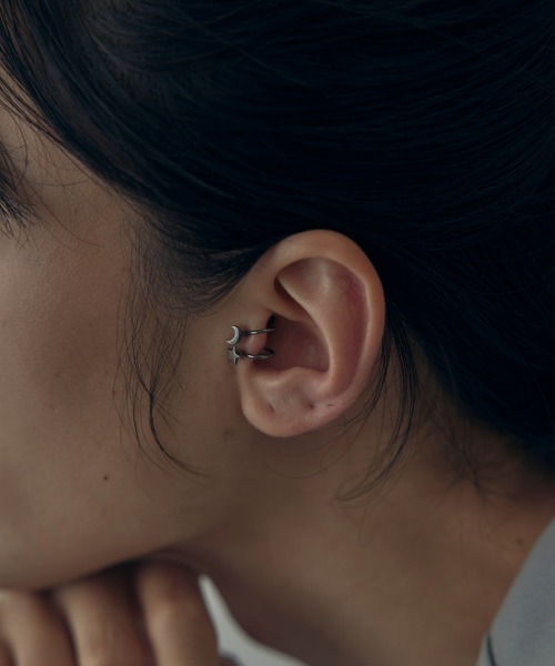 and cloud（アンドクラウド）の「Moon / Star Set Tragus Cuff（イヤーカフ・レディース・シルバー/ブラック/イエローゴールド・FREE）」の20枚目の写真
