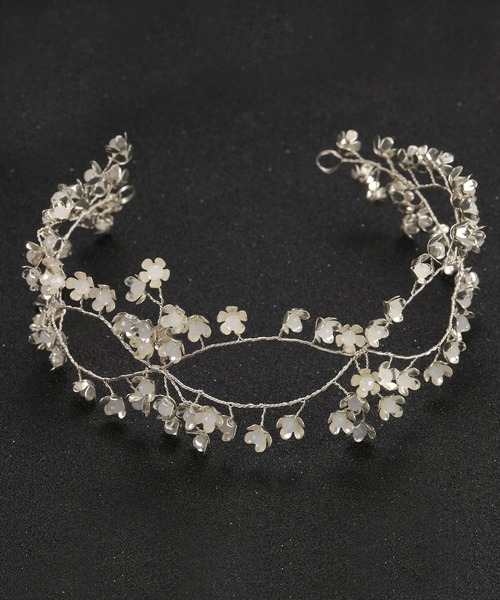 juweel（ユウェル）の「ブライダルヘッドアクセサリー 小花モチーフカチューシャ（カチューシャ・レディース・ゴールド/ホワイト/シルバー・FREE）」の6枚目の写真