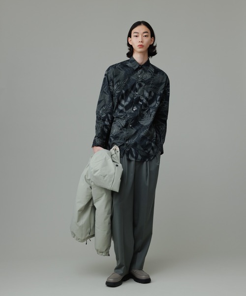 ADAM ET ROPE'(アダムエロペ)の「ボタニカルプリント ビッグシルエット レギュラーカラーシャツ(シャツ/ブラウス・メンズ・ダークグリーン/スミクロ・M/L)」の19枚目の写真