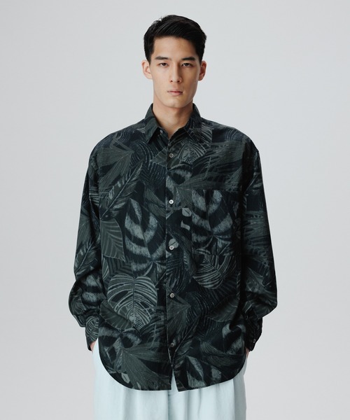 ADAM ET ROPE'(アダムエロペ)の「ボタニカルプリント ビッグシルエット レギュラーカラーシャツ(シャツ/ブラウス・メンズ・ダークグリーン/スミクロ・M/L)」の20枚目の写真