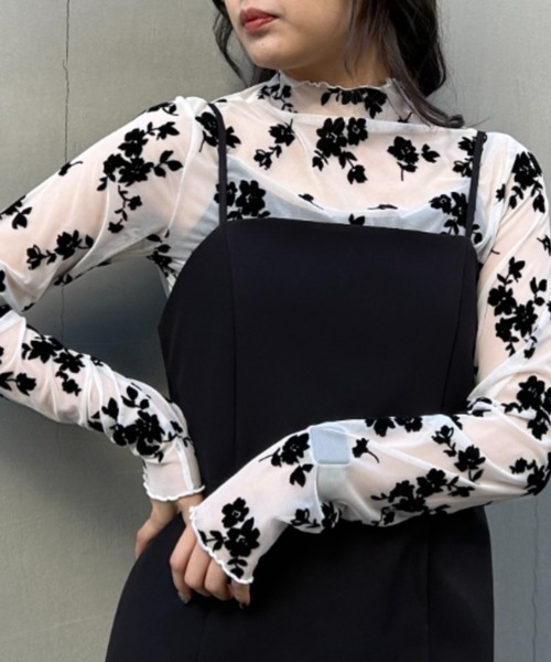 INGNI(イング)の「花柄フロッキーチュールトップス(Tシャツ/カットソー・レディース・ブラック/オフホワイト・M)」の2枚目の写真