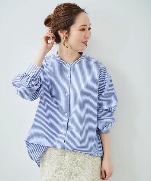 le.coeur blanc（ルクールブラン）の「パールボタンギャザー2wayシャツ（シャツ/ブラウス・レディース・オフホワイト/グリーン系その他/ブルー系その他2・38）」の7枚目の写真