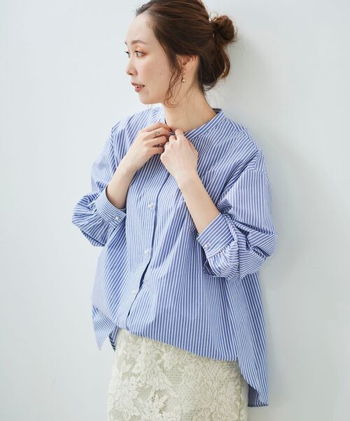 le.coeur blanc（ルクールブラン）の「パールボタンギャザー2wayシャツ（シャツ/ブラウス・レディース・オフホワイト/グリーン系その他/ブルー系その他2・38）」の4枚目の写真