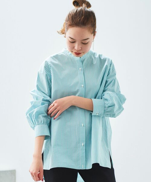 le.coeur blanc（ルクールブラン）の「パールボタンギャザー2wayシャツ（シャツ/ブラウス・レディース・オフホワイト/グリーン系その他/ブルー系その他2・38）」の6枚目の写真