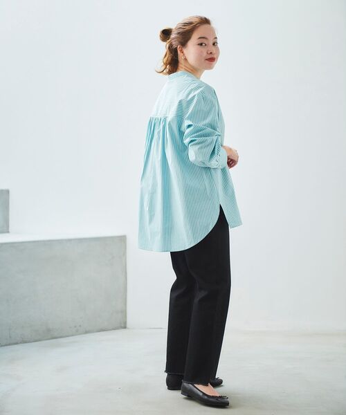 le.coeur blanc（ルクールブラン）の「パールボタンギャザー2wayシャツ（シャツ/ブラウス・レディース・オフホワイト/グリーン系その他/ブルー系その他2・38）」の18枚目の写真