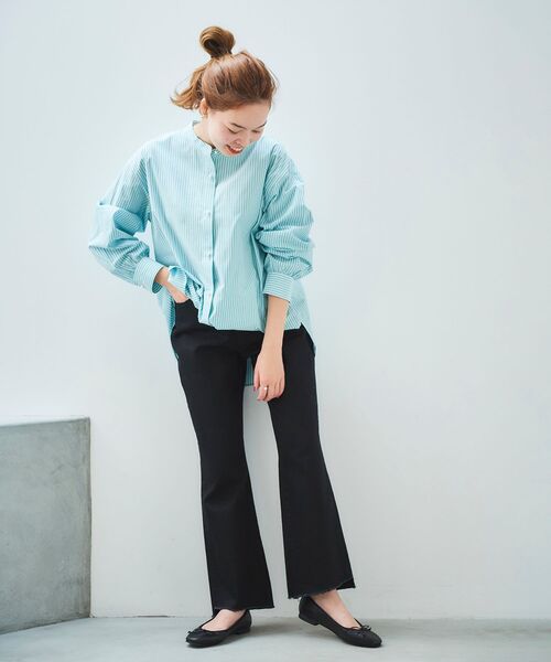 le.coeur blanc（ルクールブラン）の「パールボタンギャザー2wayシャツ（シャツ/ブラウス・レディース・オフホワイト/グリーン系その他/ブルー系その他2・38）」の10枚目の写真