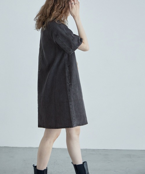 etoll.(エトル)の「60-70s風デニムミニワンピース(ワンピース・レディース・チャコールグレー/ライトブルー・M)」の19枚目の写真