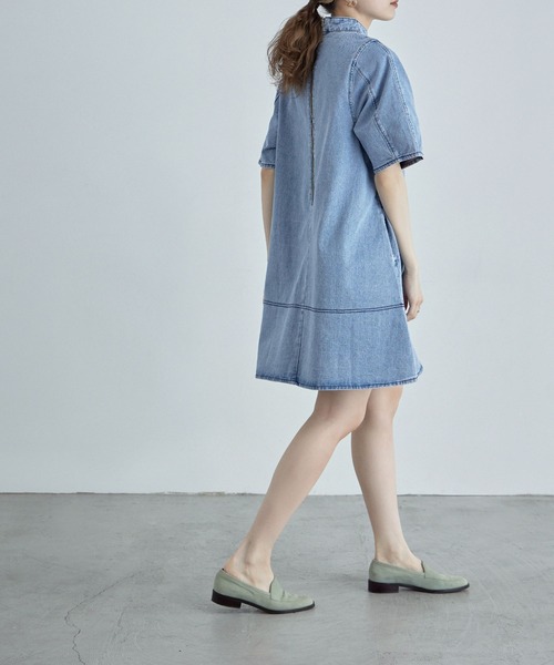 etoll.(エトル)の「60-70s風デニムミニワンピース(ワンピース・レディース・チャコールグレー/ライトブルー・M)」の4枚目の写真