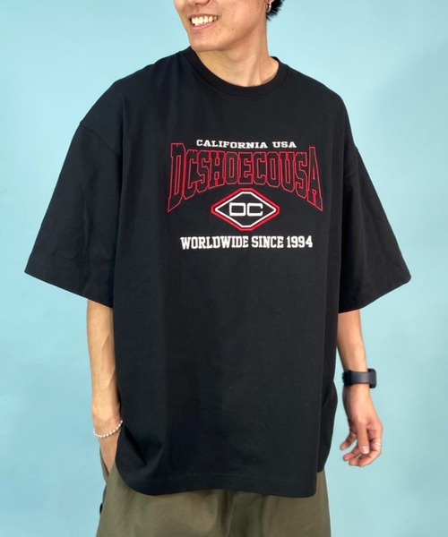 DC(ディーシー)の「DC/ディーシー オーバーサイズ フロントロゴTシャツ/ヘビーウェイト クルーネックTシャツ DST232031(Tシャツ/カットソー・メンズ・オレンジ/ブラック/ホワイト・XL/L/M)」の1枚目の写真