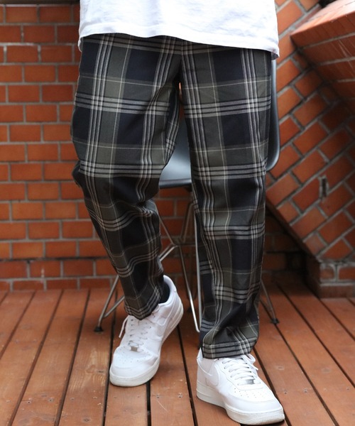 SUGGESTION(サジェッション)の「チェックワイドテーパードパンツ(その他パンツ・メンズ・ブラウン/ベージュ/チャコールグレー/グレー/ブラック系その他/ブラック/アイボリー・MEDIUM/LARGE)」の5枚目の写真