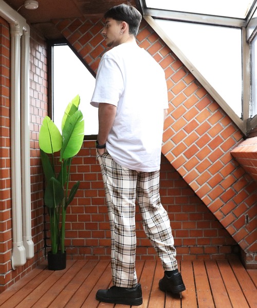 SUGGESTION(サジェッション)の「チェックワイドテーパードパンツ(その他パンツ・メンズ・ブラウン/ベージュ/チャコールグレー/グレー/ブラック系その他/ブラック/アイボリー・MEDIUM/LARGE)」の15枚目の写真