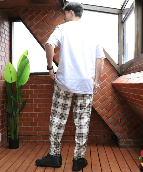 SUGGESTION(サジェッション)の「チェックワイドテーパードパンツ(その他パンツ・メンズ・ブラウン/ベージュ/チャコールグレー/グレー/ブラック系その他/ブラック/アイボリー・MEDIUM/LARGE)」の16枚目の写真