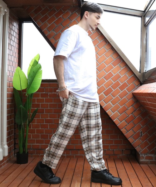 SUGGESTION(サジェッション)の「チェックワイドテーパードパンツ(その他パンツ・メンズ・ブラウン/ベージュ/チャコールグレー/グレー/ブラック系その他/ブラック/アイボリー・MEDIUM/LARGE)」の17枚目の写真