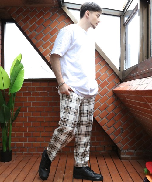 SUGGESTION(サジェッション)の「チェックワイドテーパードパンツ(その他パンツ・メンズ・ブラウン/ベージュ/チャコールグレー/グレー/ブラック系その他/ブラック/アイボリー・MEDIUM/LARGE)」の18枚目の写真