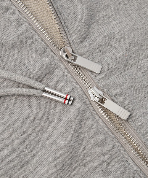 THOM BROWNE(トムブラウン)の「ZIP UP HOODIE IN CLASSIC LOOP BACK W/ ENGINEERED 4 BAR(パーカー・レディース・ネイビー/グレー・38/36)」の8枚目の写真