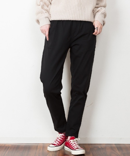atONE(アットワン)の「atONE ウエストゴムテーパードツイルパンツ(その他パンツ・レディース・ブラック/カーキ/ベージュ・M/L/LL/3L/4L)」の4枚目の写真