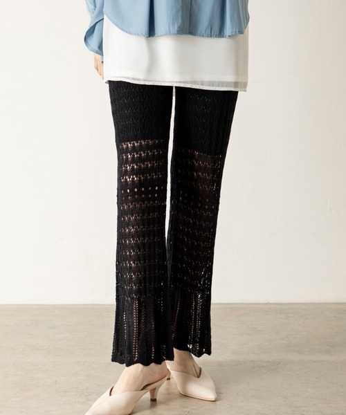 MILLION CARATS（ミリオンカラッツ）の「透け感が爽やかな印象を与えるオープンワークニットパンツ（その他パンツ・レディース・ブラック/ベージュ/ライトグリーン・FREE）」の2枚目の写真