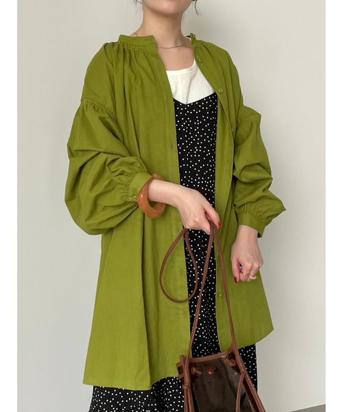 ehka sopo（エヘカソポ）の「ボリュームスリーブチュニック（チュニック・レディース・オフホワイト/ブラック/グリーン・ﾌﾘ-）」の3枚目の写真