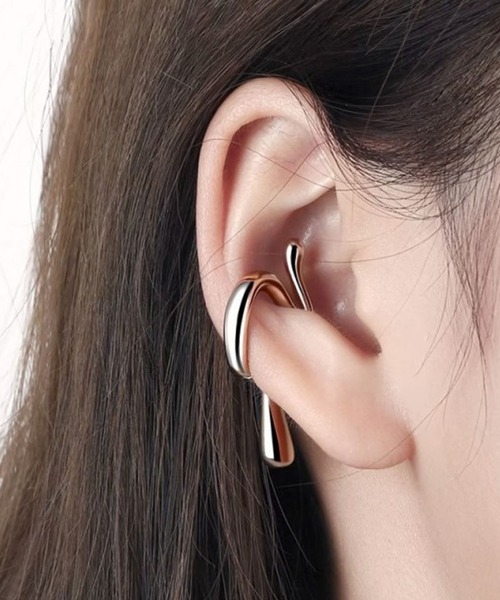 florist（フローリスト）の「【両耳セット】デザイナーズボリュームデザインイヤーカフ/左右各1個入り（イヤーカフ・レディース・シルバー系2/シルバー系4/ゴールド系2/シルバー系1/シルバー系5/ゴールド系7/ゴールド系8/シルバー系3/ゴールド系5/ゴールド系1/ゴールド系4/ゴールド系3/シルバー系6/ゴールド系6・FREE）」の4枚目の写真