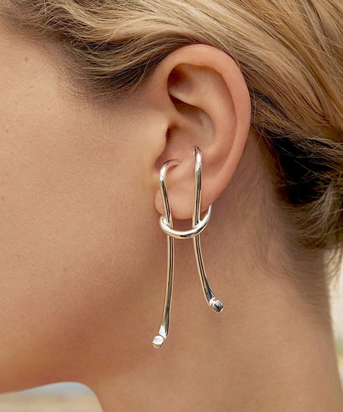 florist（フローリスト）の「【両耳セット】デザイナーズボリュームデザインイヤーカフ/左右各1個入り（イヤーカフ・レディース・シルバー系2/シルバー系4/ゴールド系2/シルバー系1/シルバー系5/ゴールド系7/ゴールド系8/シルバー系3/ゴールド系5/ゴールド系1/ゴールド系4/ゴールド系3/シルバー系6/ゴールド系6・FREE）」の5枚目の写真