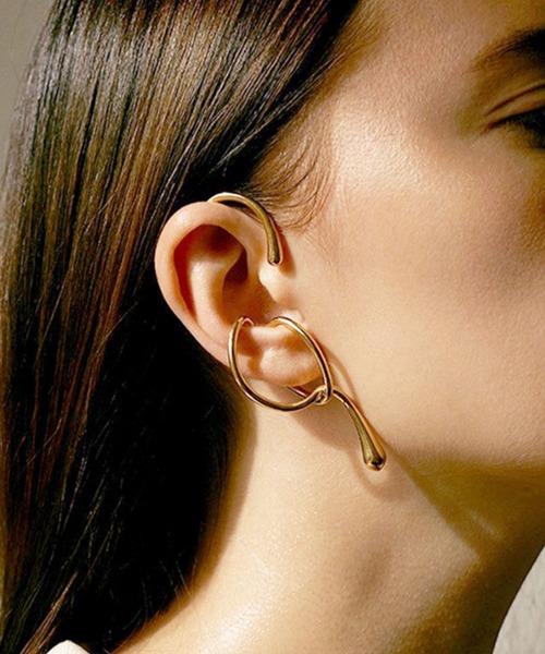 florist（フローリスト）の「【両耳セット】デザイナーズボリュームデザインイヤーカフ/左右各1個入り（イヤーカフ・レディース・シルバー系2/シルバー系4/ゴールド系2/シルバー系1/シルバー系5/ゴールド系7/ゴールド系8/シルバー系3/ゴールド系5/ゴールド系1/ゴールド系4/ゴールド系3/シルバー系6/ゴールド系6・FREE）」の8枚目の写真