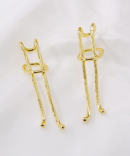 florist（フローリスト）の「【両耳セット】デザイナーズボリュームデザインイヤーカフ/左右各1個入り（イヤーカフ・レディース・シルバー系2/シルバー系4/ゴールド系2/シルバー系1/シルバー系5/ゴールド系7/ゴールド系8/シルバー系3/ゴールド系5/ゴールド系1/ゴールド系4/ゴールド系3/シルバー系6/ゴールド系6・FREE）」の16枚目の写真