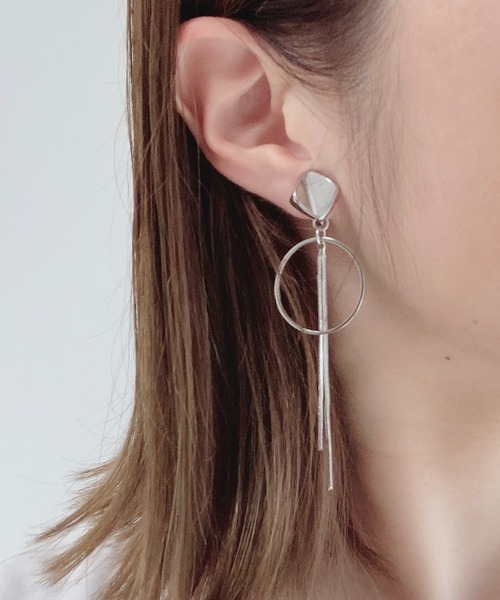 tone（トーン）の「【As】レクタングル×サークル　ロングチェーンイヤリング(MA)（イヤリング・レディース・ゴールド/ゴールド系その他2/シルバー/ゴールド系その他3・FREE）」の10枚目の写真