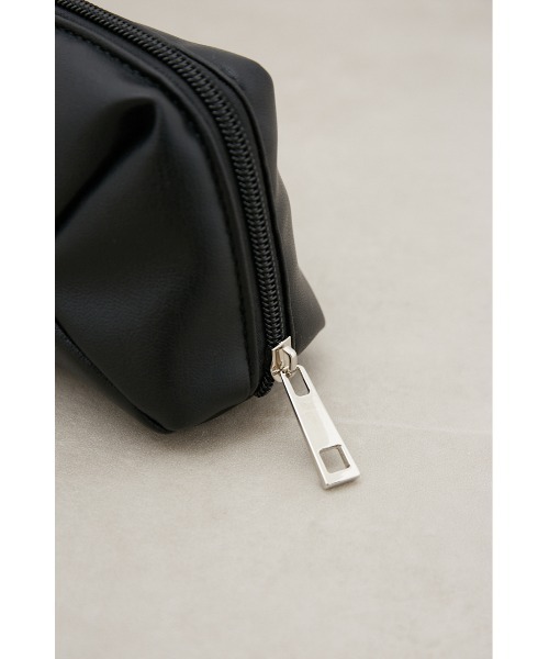 AZUL by moussy（アズールバイマウジー）の「中綿キルティングポーチ（ポーチ・レディース・アイボリー/ブルー/ブラック・FREE）」の21枚目の写真