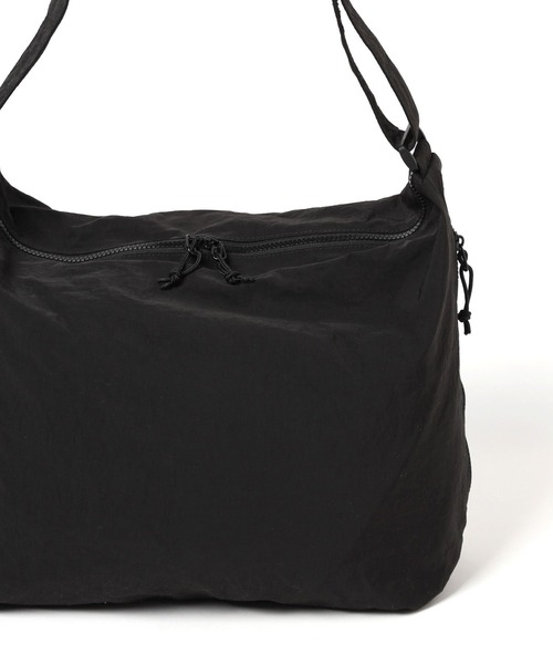 GLOBAL WORK(グローバルワーク)の「撥水ライトショルダー/909334(ショルダーバッグ・メンズ・ホワイト/ブラック/グレー/ライトグレー・FREE)」の11枚目の写真