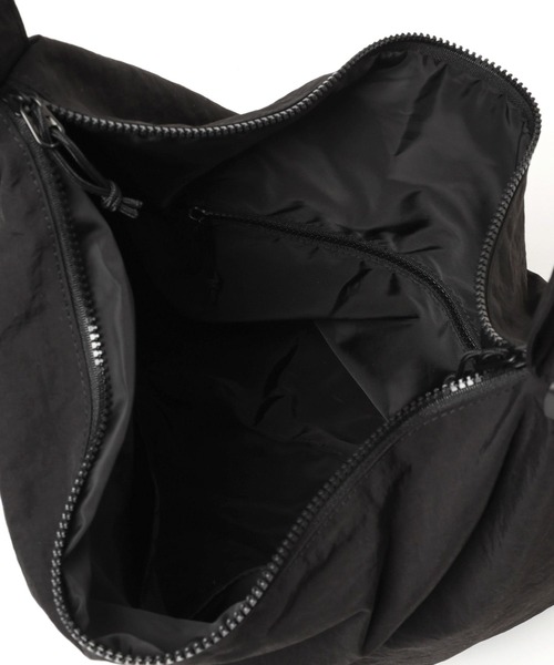 GLOBAL WORK(グローバルワーク)の「撥水ライトショルダー/909334(ショルダーバッグ・メンズ・ホワイト/ブラック/グレー/ライトグレー・FREE)」の12枚目の写真
