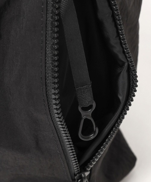 GLOBAL WORK(グローバルワーク)の「撥水ライトショルダー/909334(ショルダーバッグ・メンズ・ホワイト/ブラック/グレー/ライトグレー・FREE)」の19枚目の写真